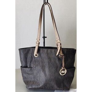 Michael Kors Brown Leather Tote Handbag. Gold Hardware. No Inside Stains.